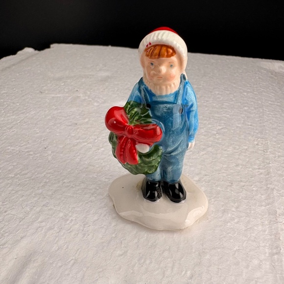 Department 56 Snow Village Christmas Children Playing In The Snow - 6 pieces - Picture 4 of 16